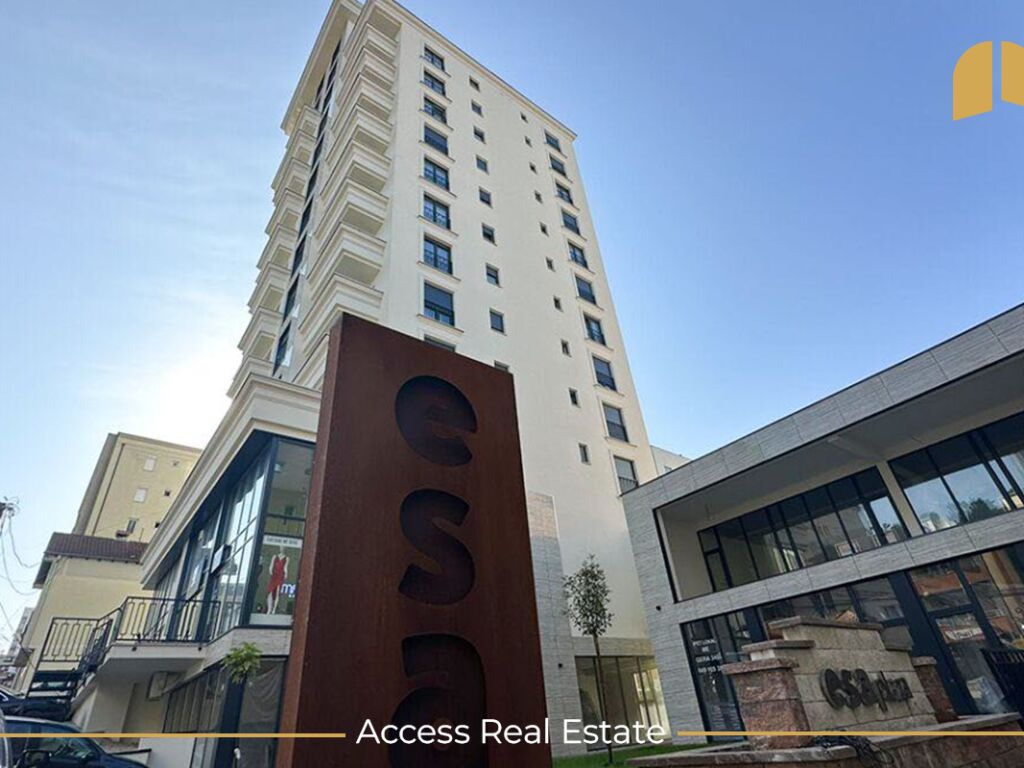 Locale commerciale in vendita – Parco della città – 330m²