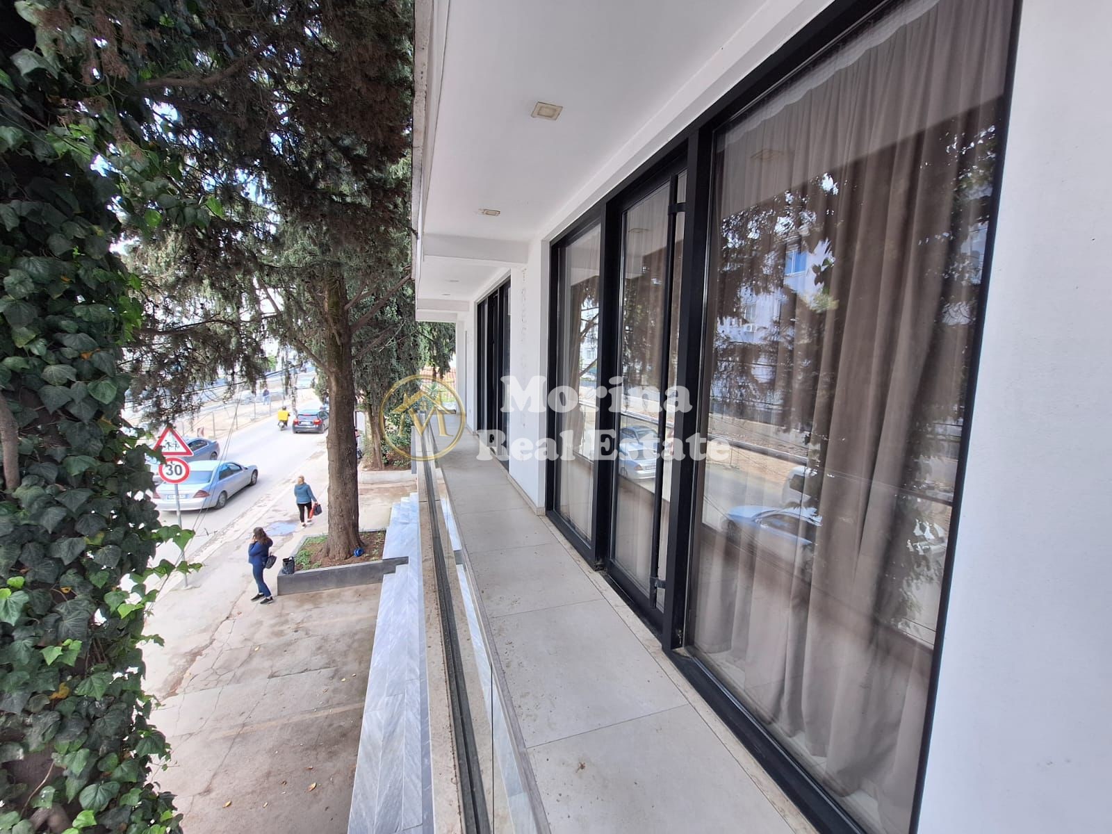 Location, environnement commercial, frais, 1200 euros/mois (7)