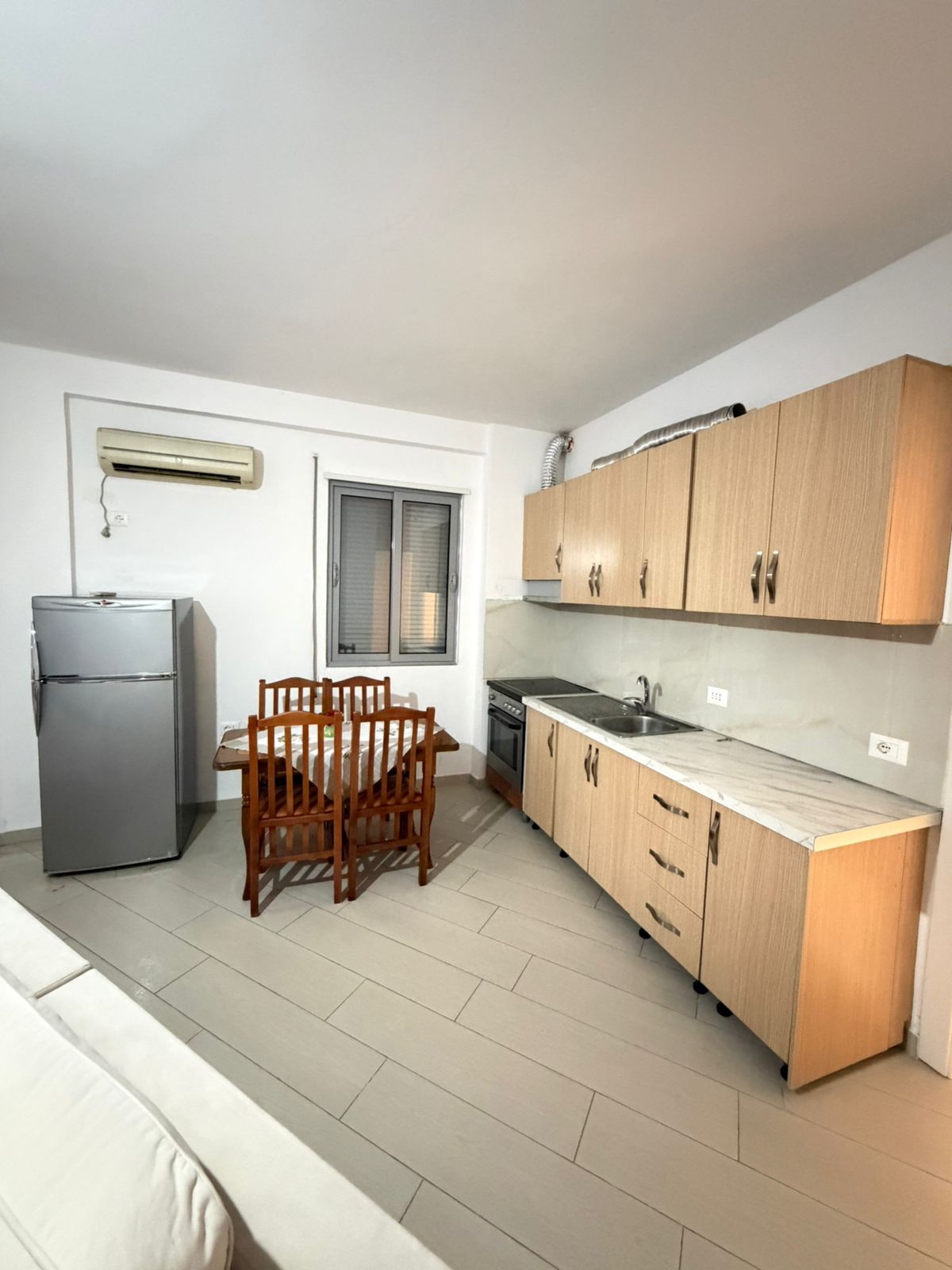 Louer | appartement 2 + 1 | selitë | 400 €/mois (3)