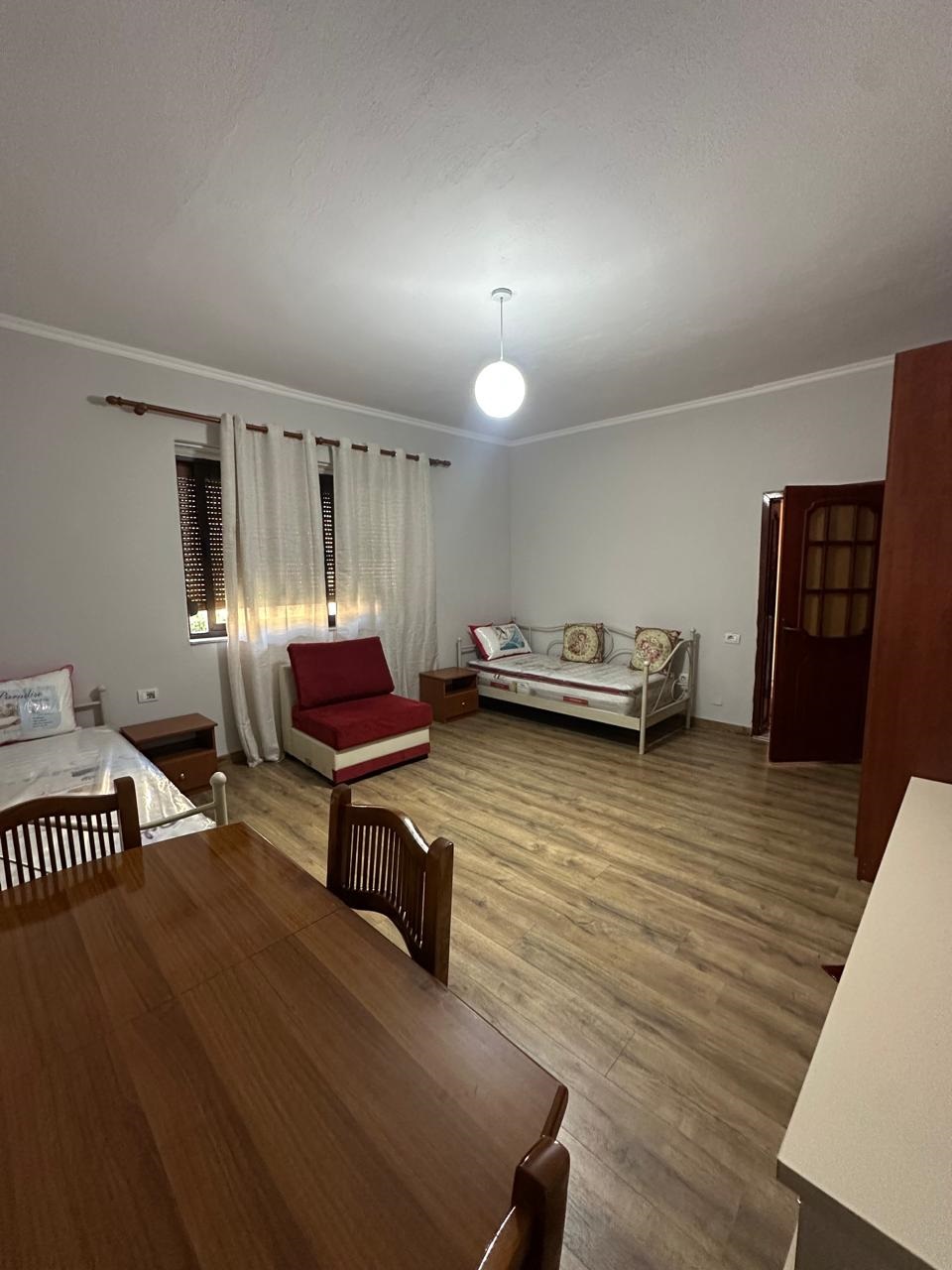 Qera | garsoniere | qyteti studenti | 350 €/muaj