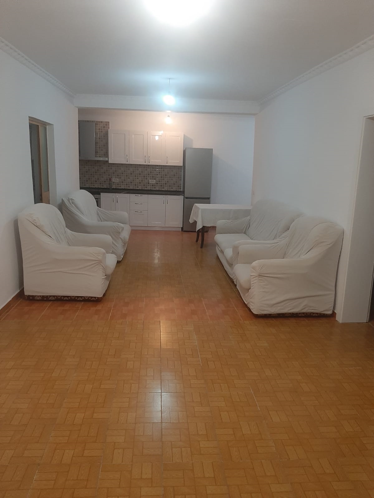 Qera | shtëpi private 2 + 1 | porcelani | 500 €/muaj