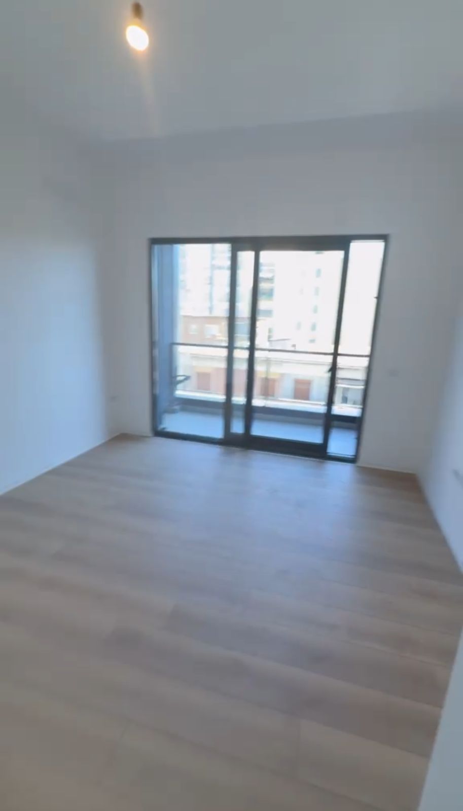 Aluguel | ambiente de negócios | rruga e barrikadave | €750/mês (6)