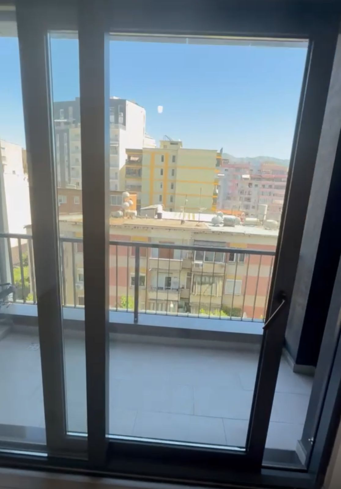 Aluguel | ambiente de negócios | rruga e barrikadave | €750/mês (7)