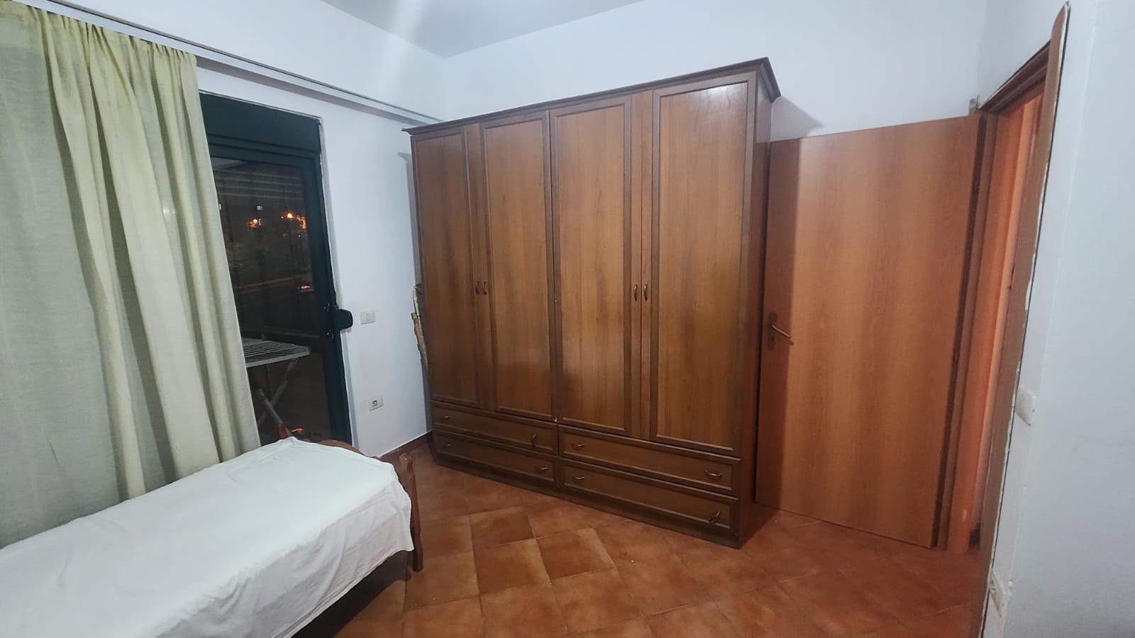 Alquiler | apartamento 2 + 1 | rruga irfan tomini | 500 €/mes