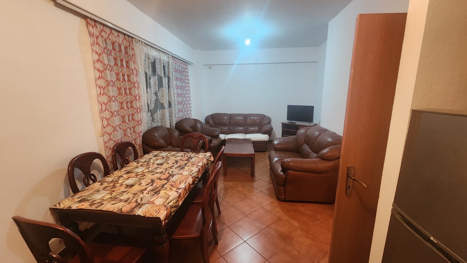Alquiler | apartamento 2 + 1 | rruga irfan tomini | 500 €/mes