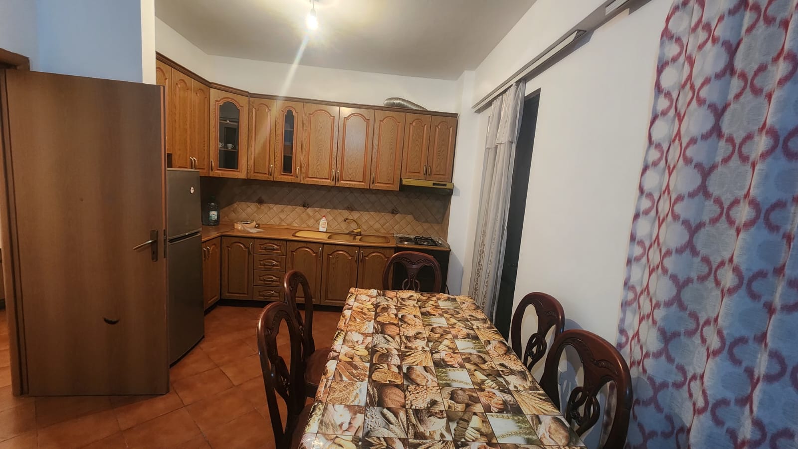 Alquiler | apartamento 2 + 1 | rruga irfan tomini | 500 €/mes