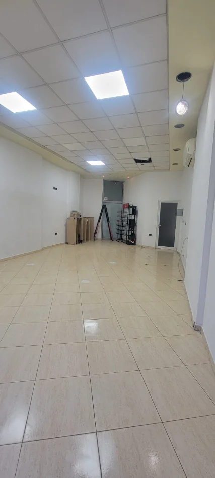 Aluguel | ambiente comercial | centro de saúde qytet studenti | 500 €/mês