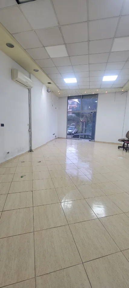 Aluguel | ambiente comercial | centro de saúde qytet studenti | 500 €/mês