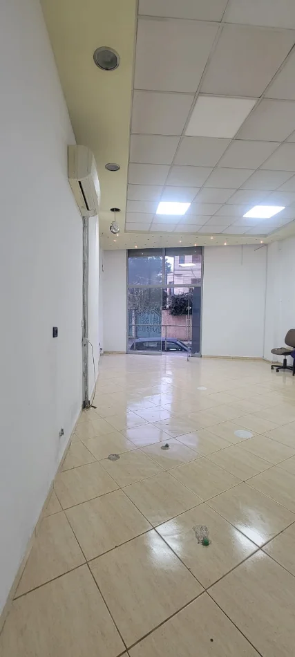 Aluguel | ambiente comercial | centro de saúde qytet studenti | 500 €/mês