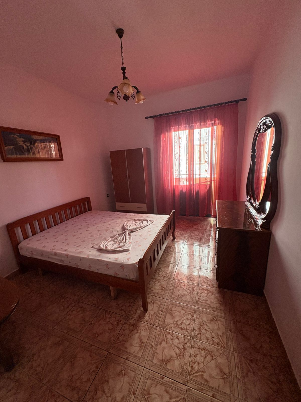 Qera | shtëpi private 1 + 1 | rruga jordan misja | 350 €/muaj