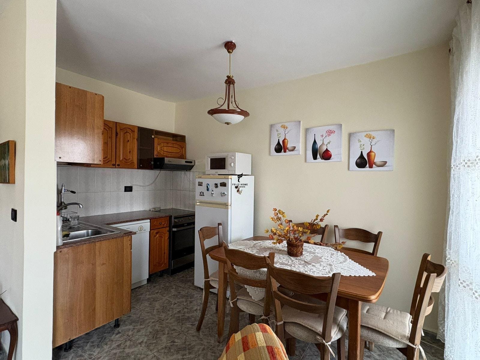Appartement à louer 2+1 rue d'Elbasan 60.000 leke