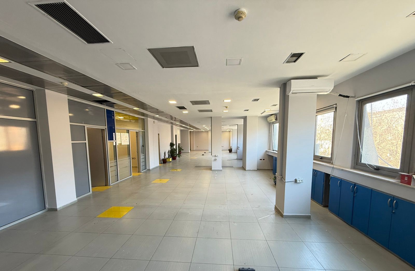 Vente | local commercial | | 1567000 €