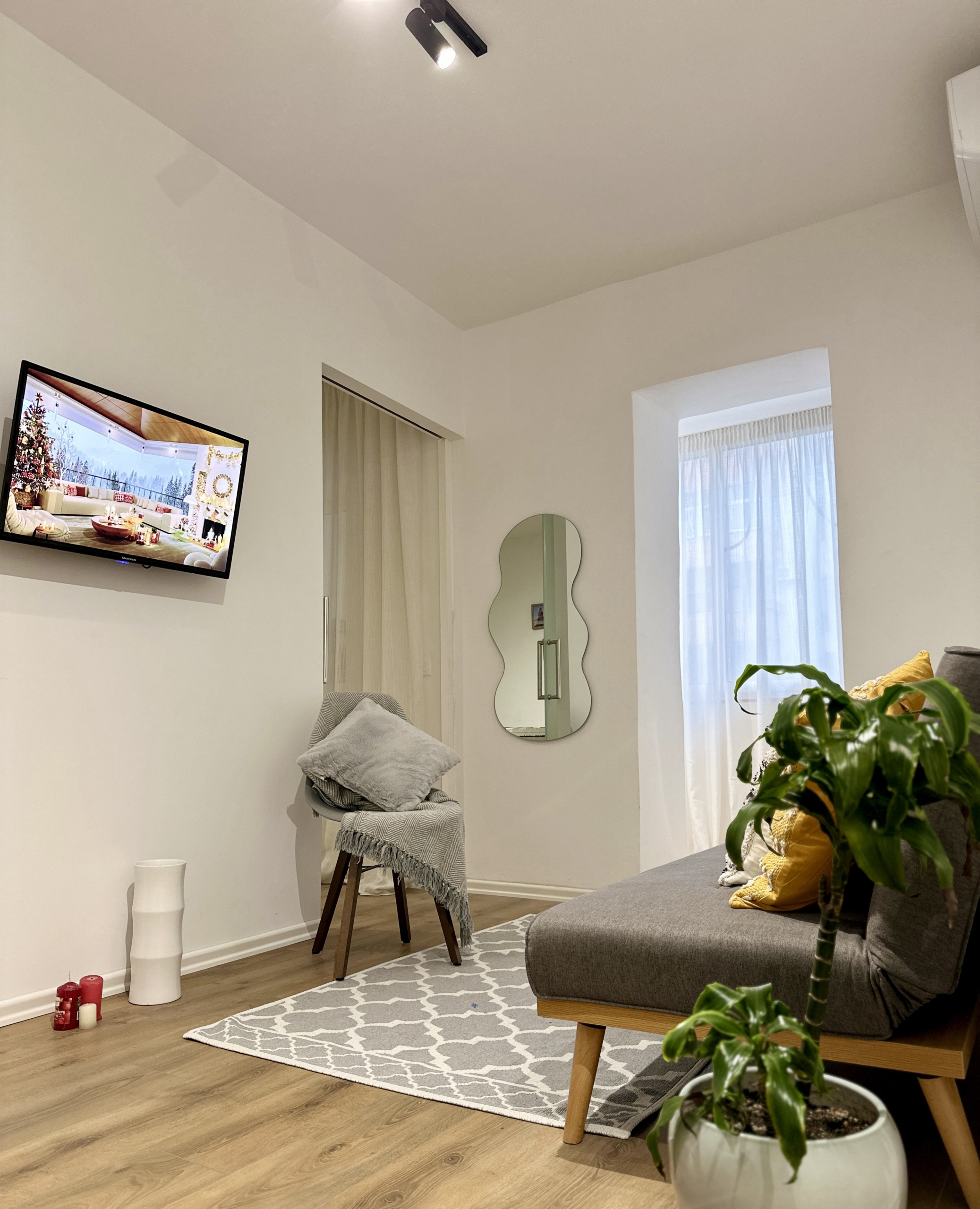 Alquiler | apartamento 1 + 1 | lago artificial | 600 €/mes (8)