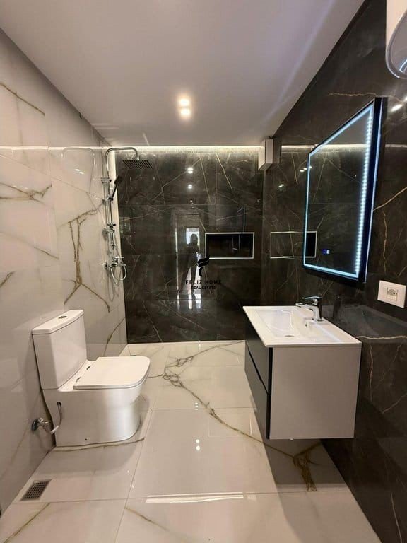 Espaço comercial para alugar 30 metros quadrados rua Elbasan 40.000 leke