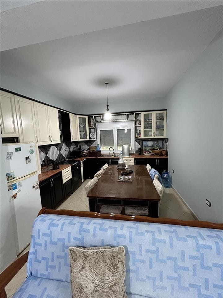 Aluguel | villa 3 + 1 + 2 | vorë | €450/mês (2)