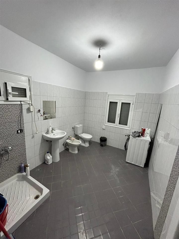 Aluguel | villa 3 + 1 + 2 | vorë | €450/mês (4)