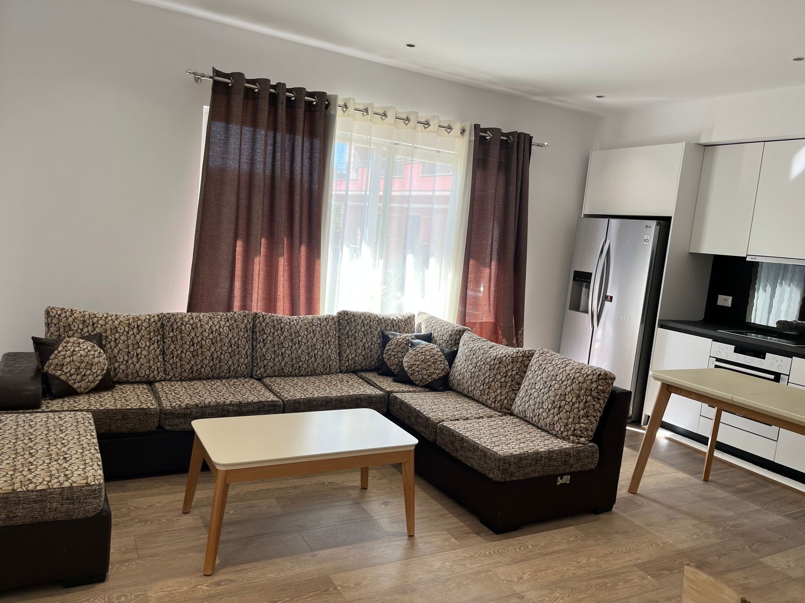 Aluguel | casa privada 2 + 1 | rruga 5 maji | €550/mês