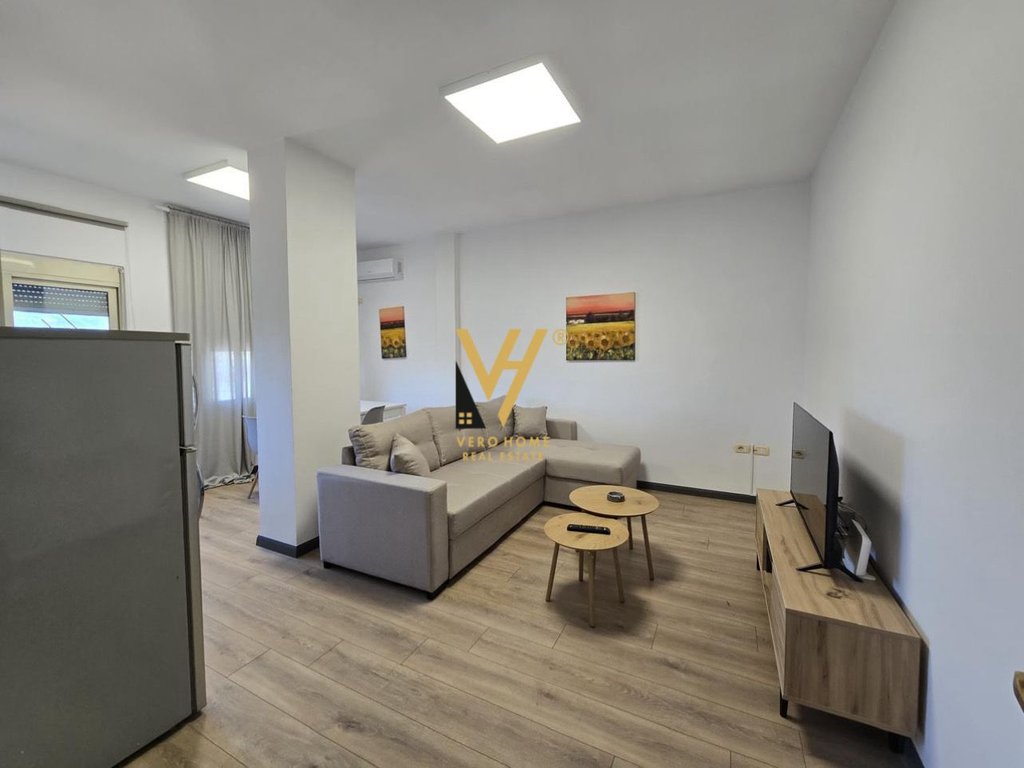 Shitet apartament 2+1 kristal center,Komuna e Parisit 185.000 euro