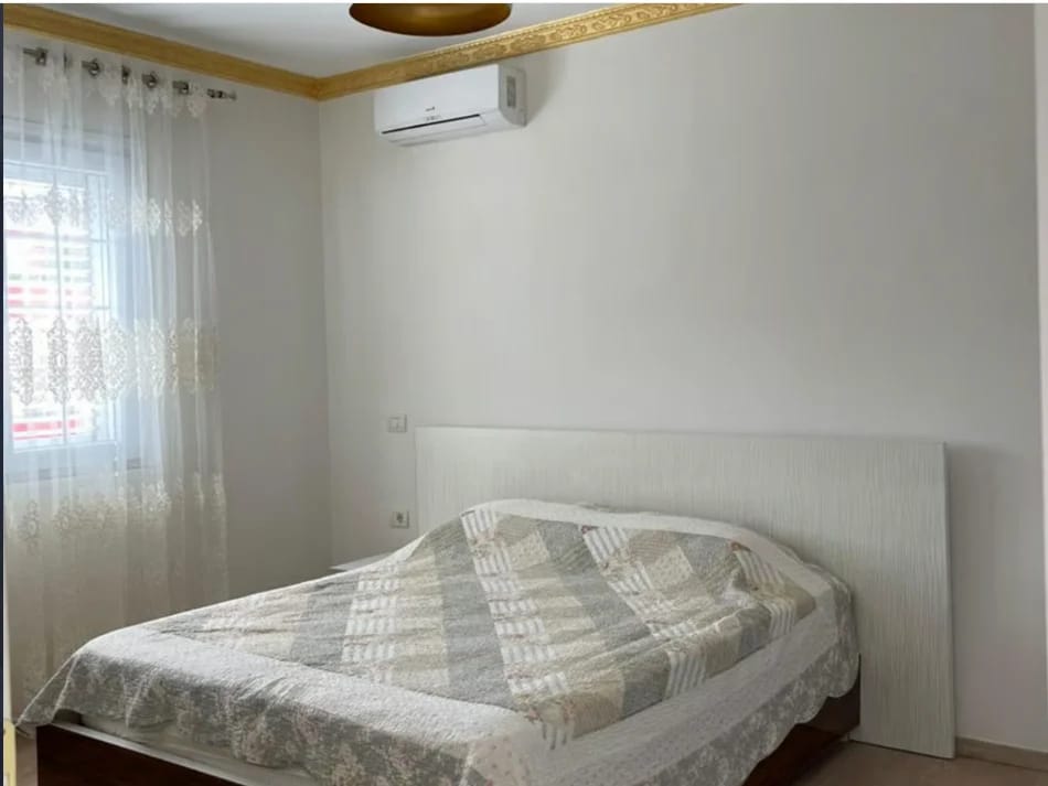 Qera | villa 6 + 1 | pajtoni center | €1300/month