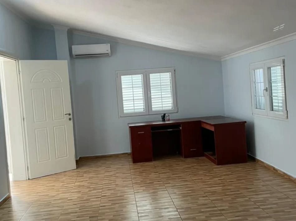 Qera | villa 6 + 1 | pajtoni center | €1300/month