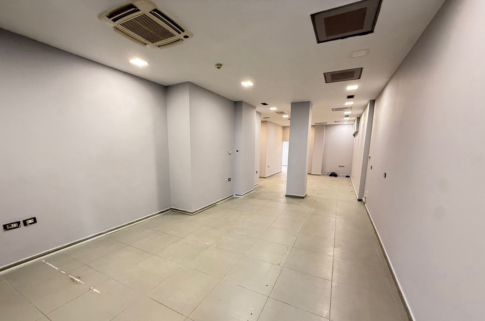 Venda | espaço comercial | rruga e kavajës | €590.000 (2)