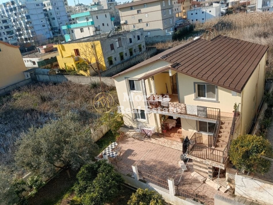 Vente | villa 8 + 1 | rue iliria | 219000 € (2)