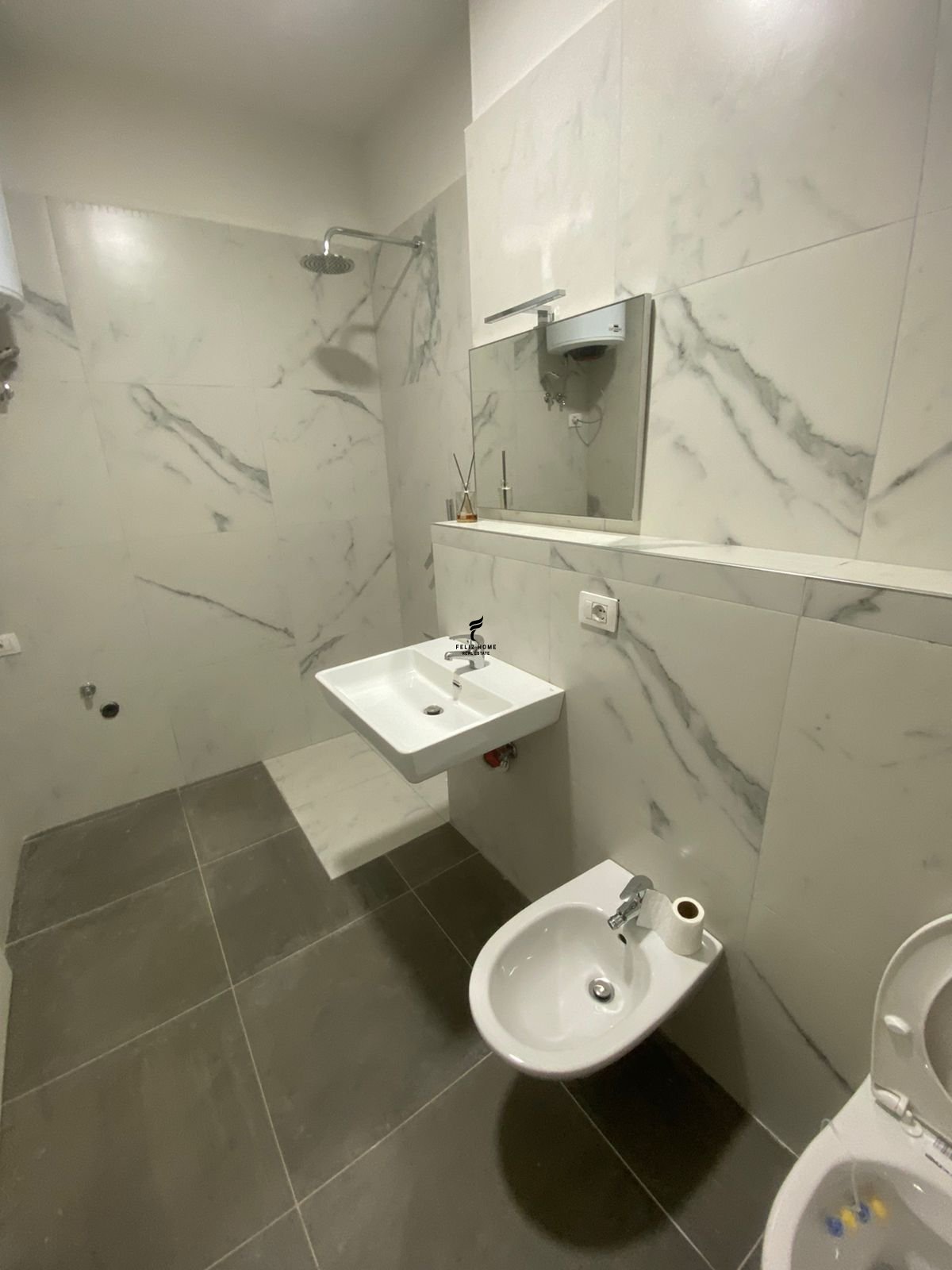 Rental apartment 93 square meters kosovareve street 100,000 leke (8)