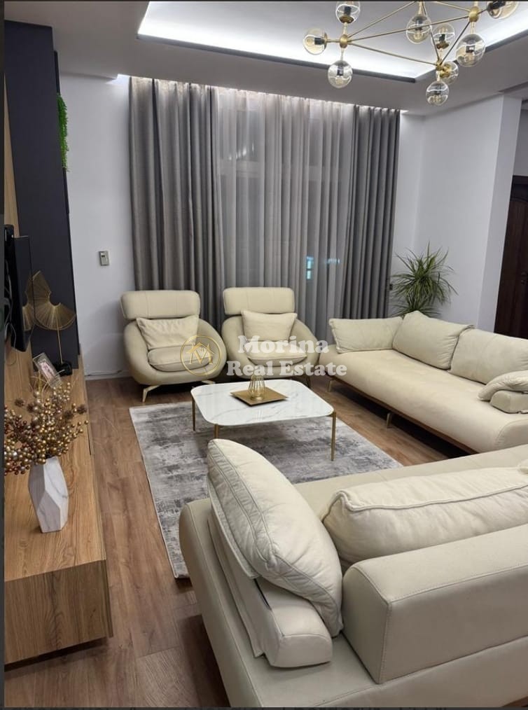 Louer | appartement 3 + 1 | rruga rrapo hekali | 1000 €/mois