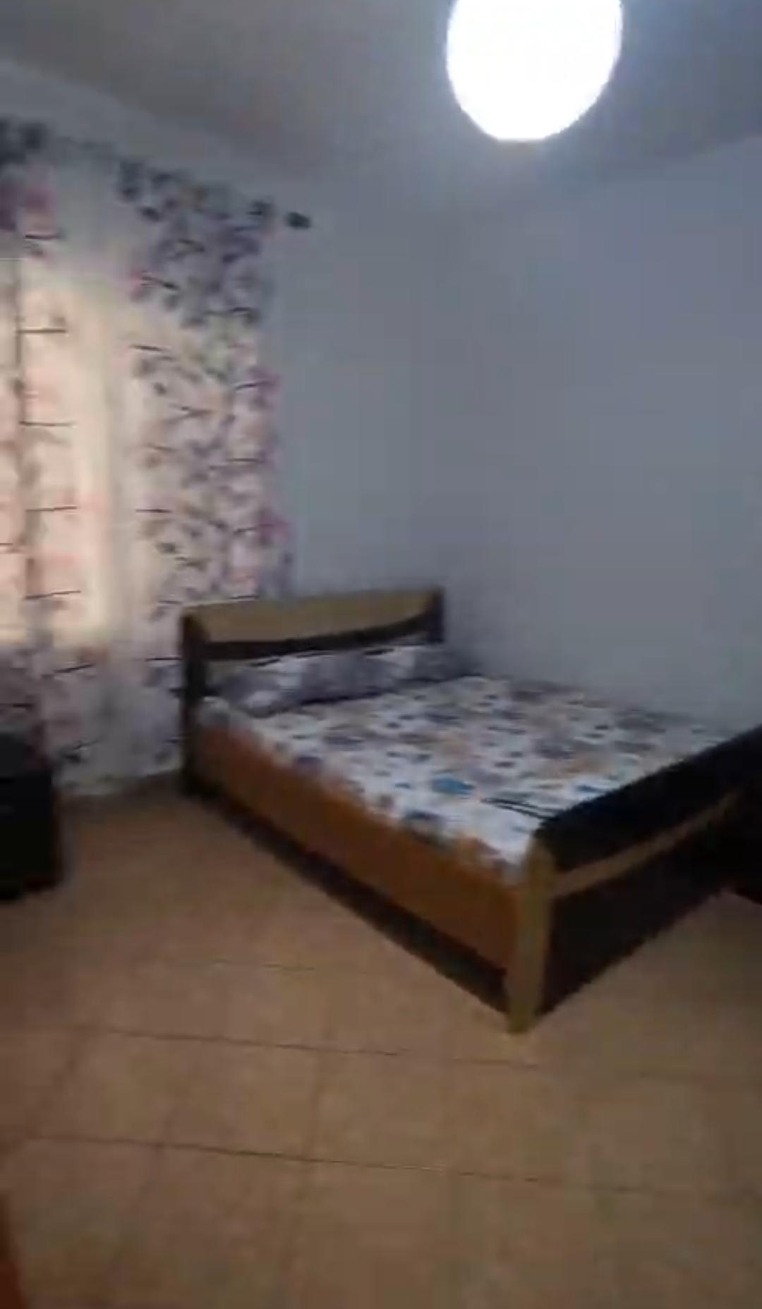 Miete | privates haus 1 + 1 | don bosko | 350 €/monat (4)