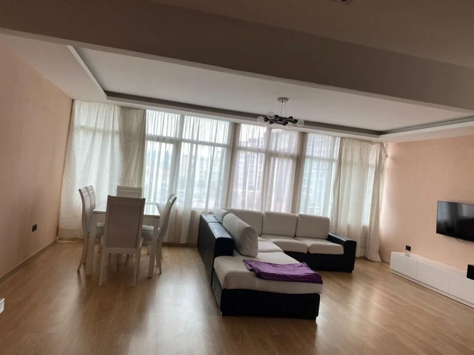 Affitto | appartamento 2 + 1 | Blloku gintash | 650 €/mese