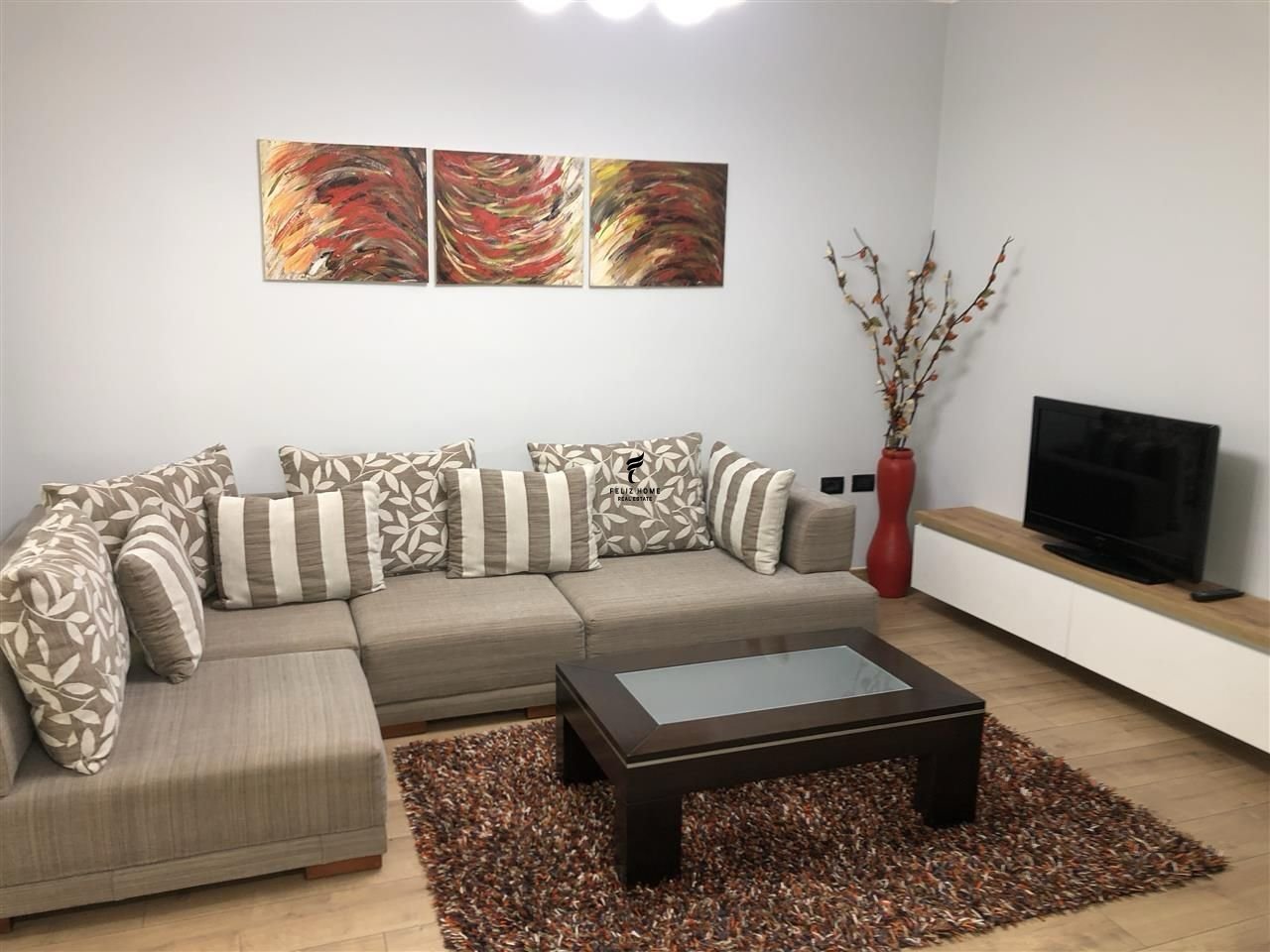 Apartament me qera 1+1 myslym shyri 65.000 leke