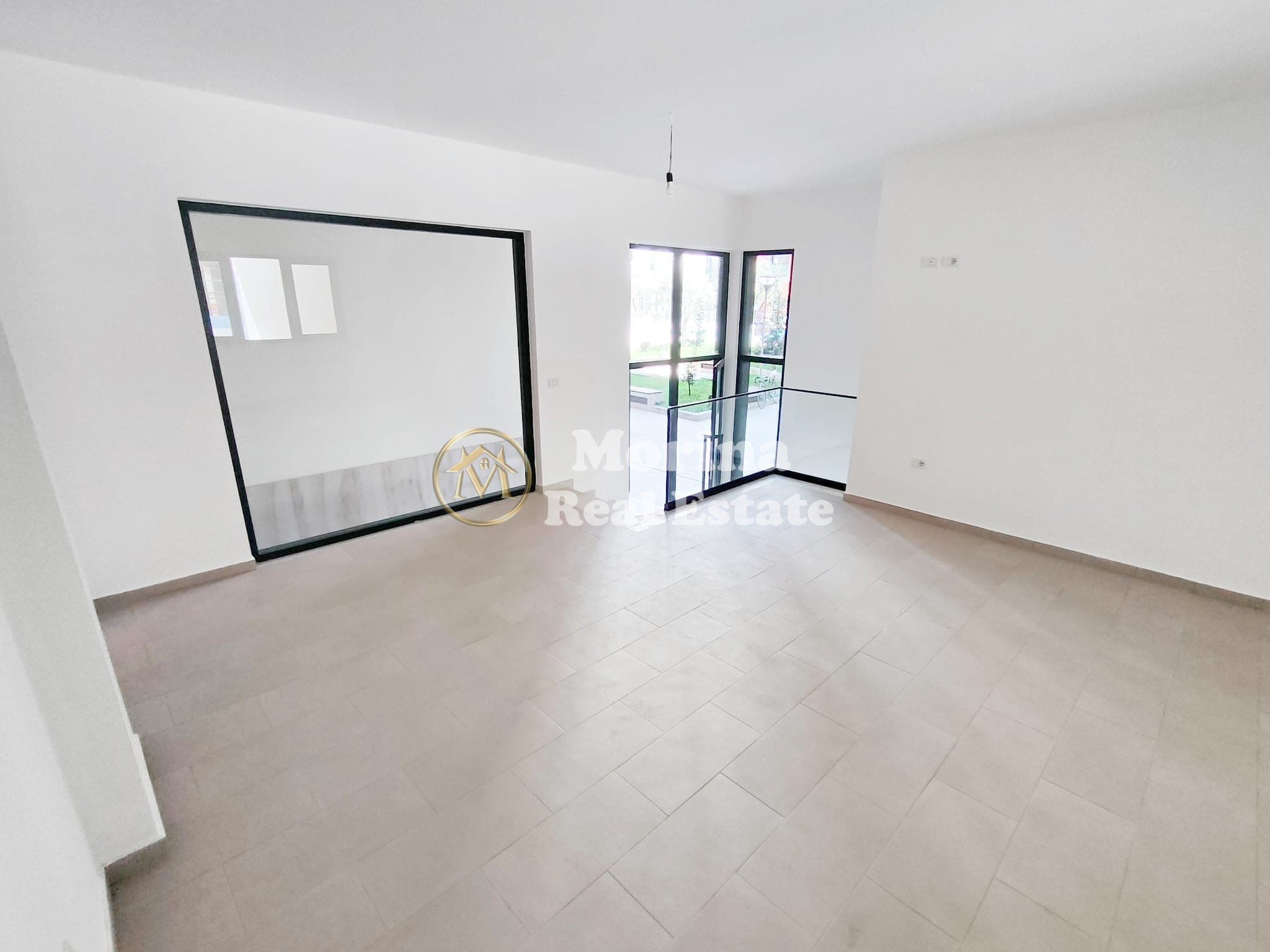 Venta | local comercial | nexho konomi | 150.000 € (4)