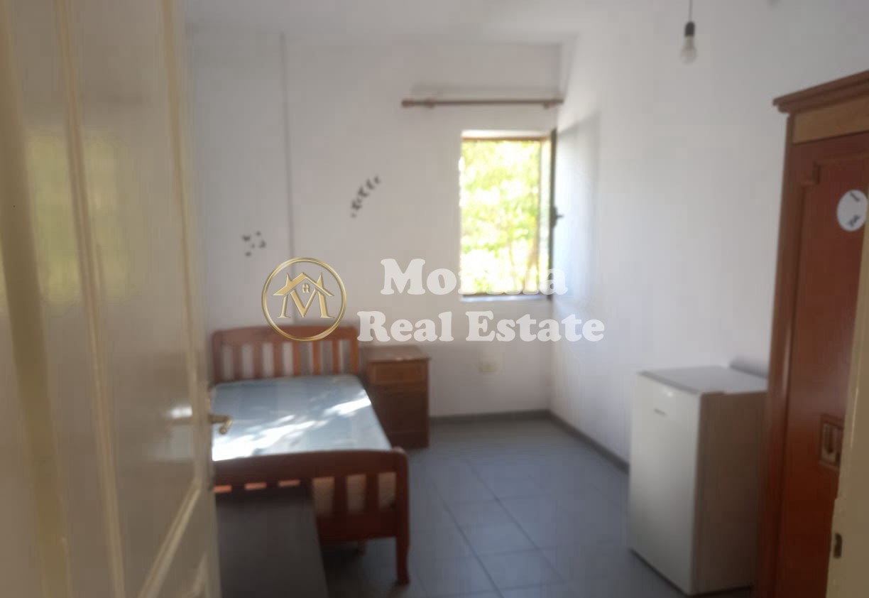 Qera | shtëpi private 3 + 1 | tregu elektrik | 450 €/muaj