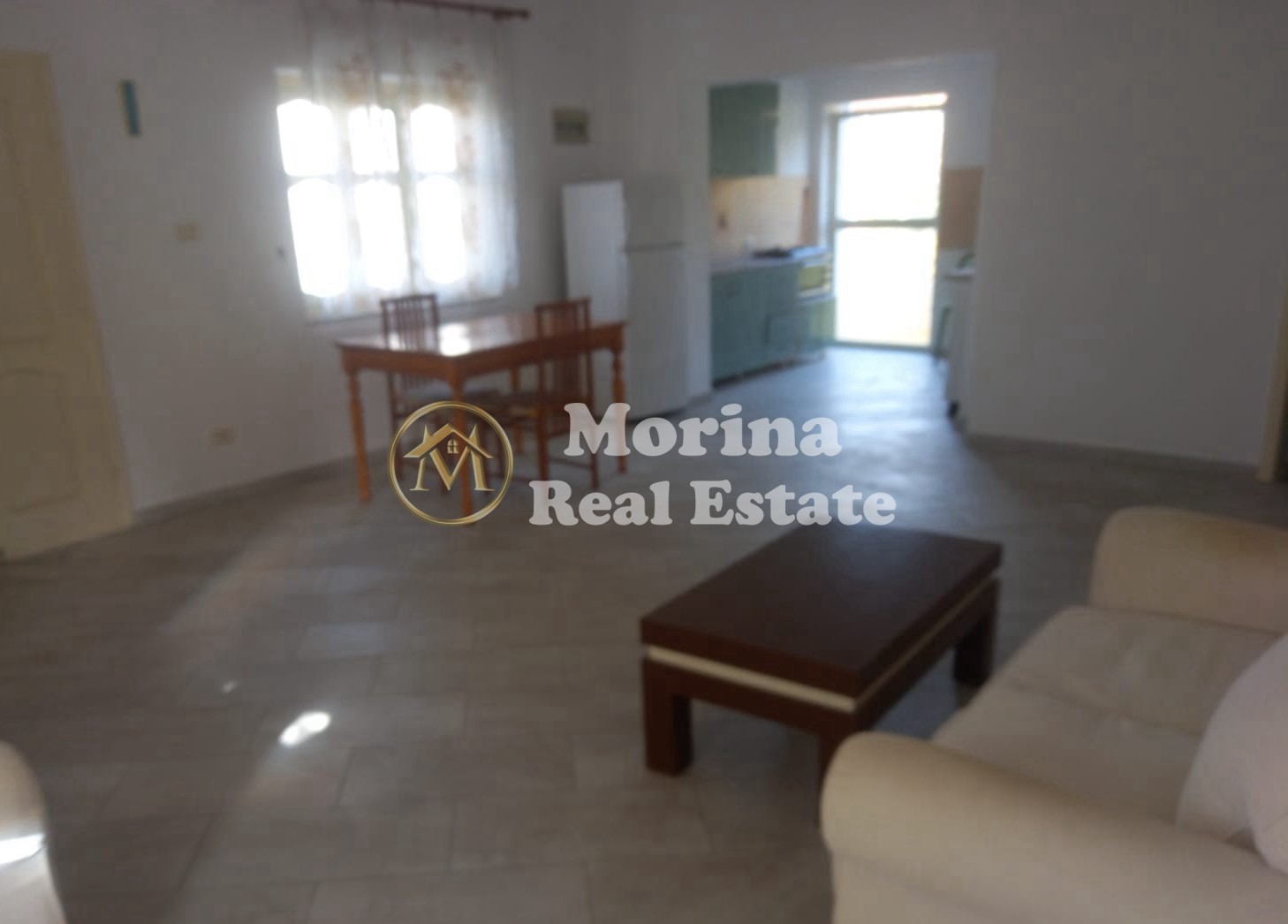 Qera | shtëpi private 3 + 1 | tregu elektrik | 450 €/muaj