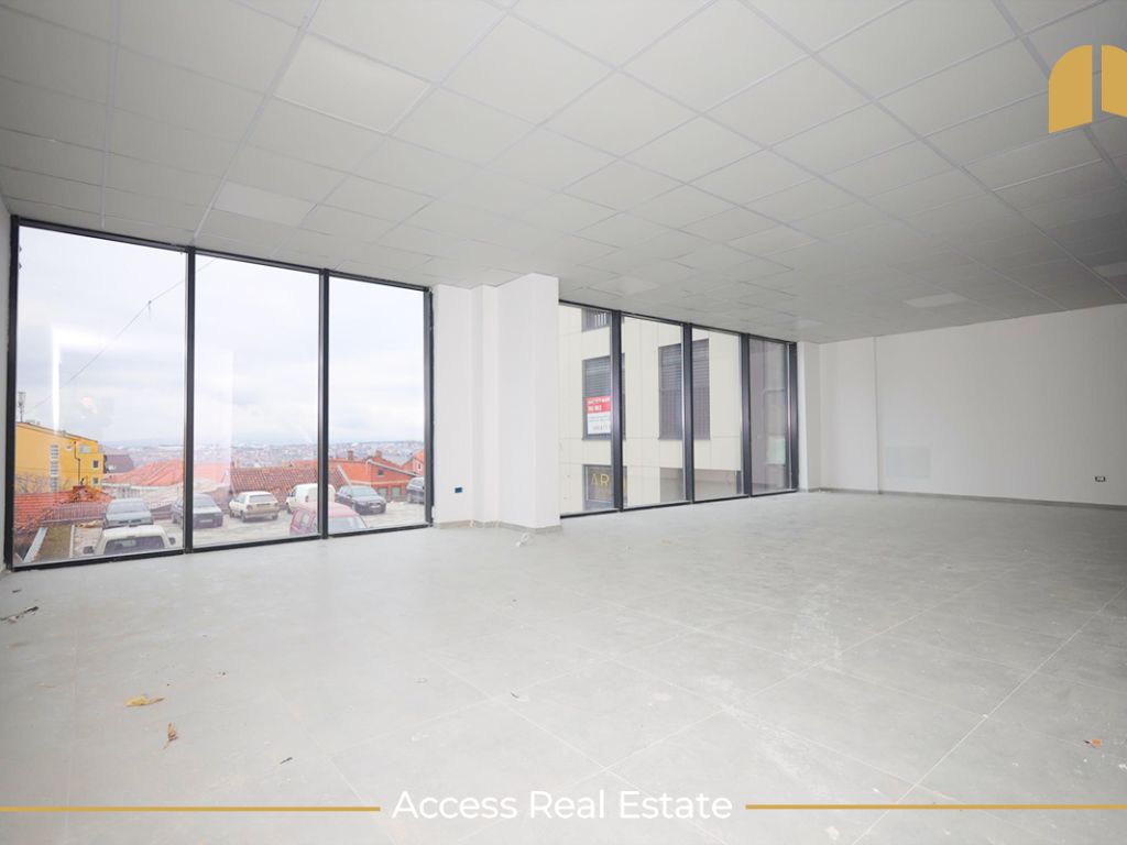 Locale commerciale in vendita con titolo di proprietà – Velani – Albing residence (3)
