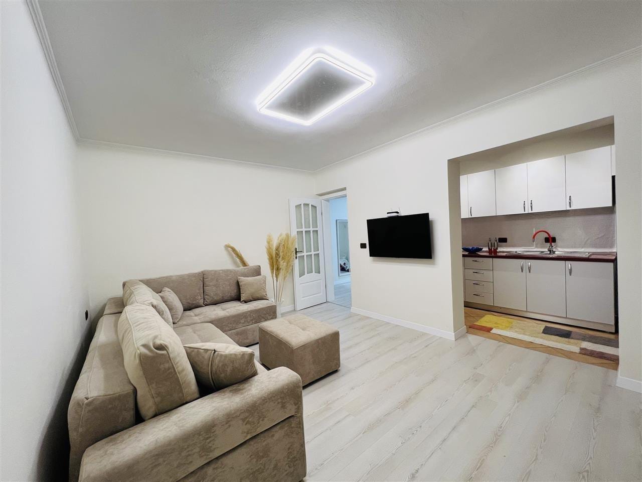 Venda | apartamento 1 + 1 | estádio dinamo | €206.000 (2)