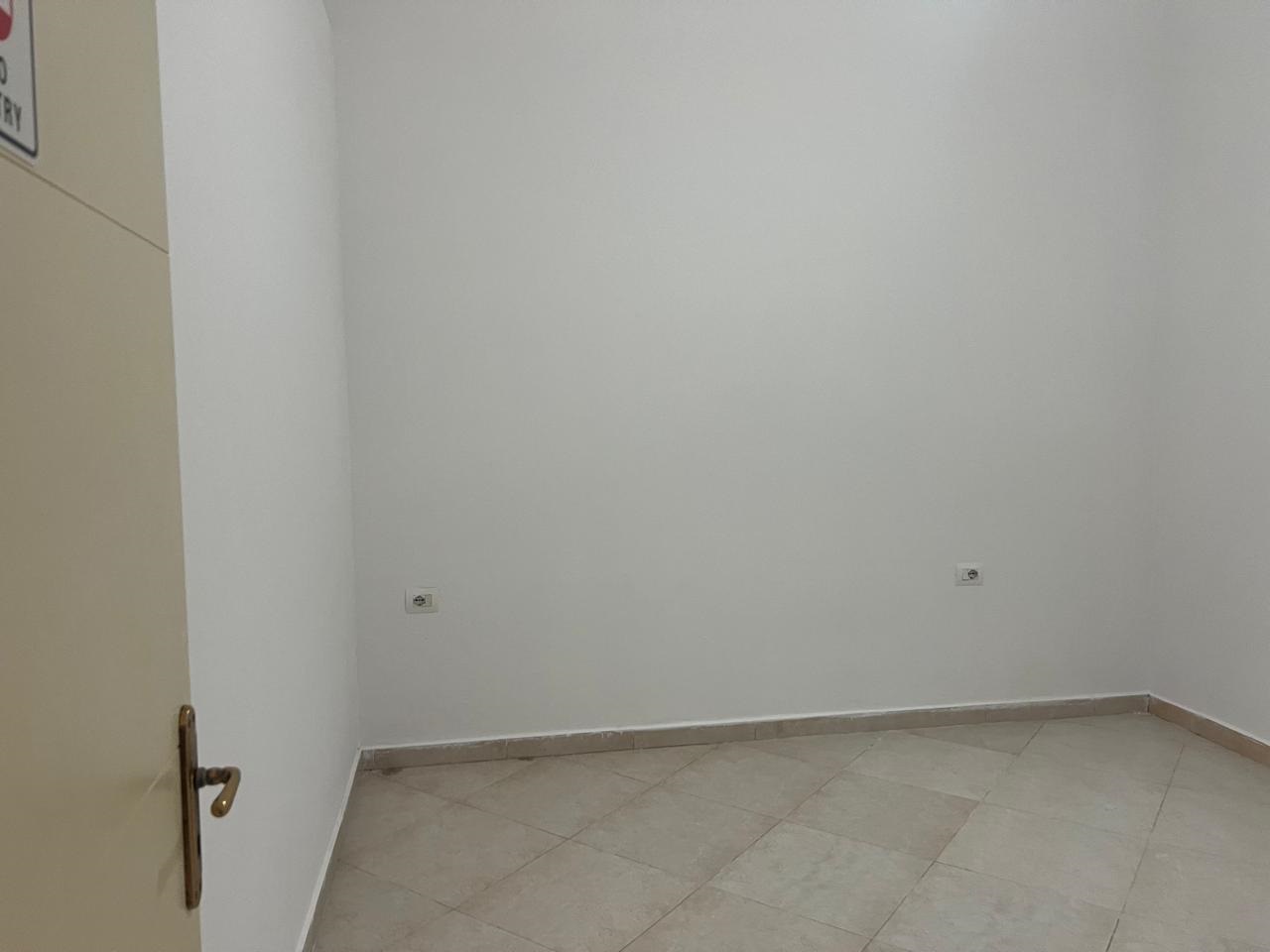 Vendita | locale commerciale | Astir | €135.000 (7)