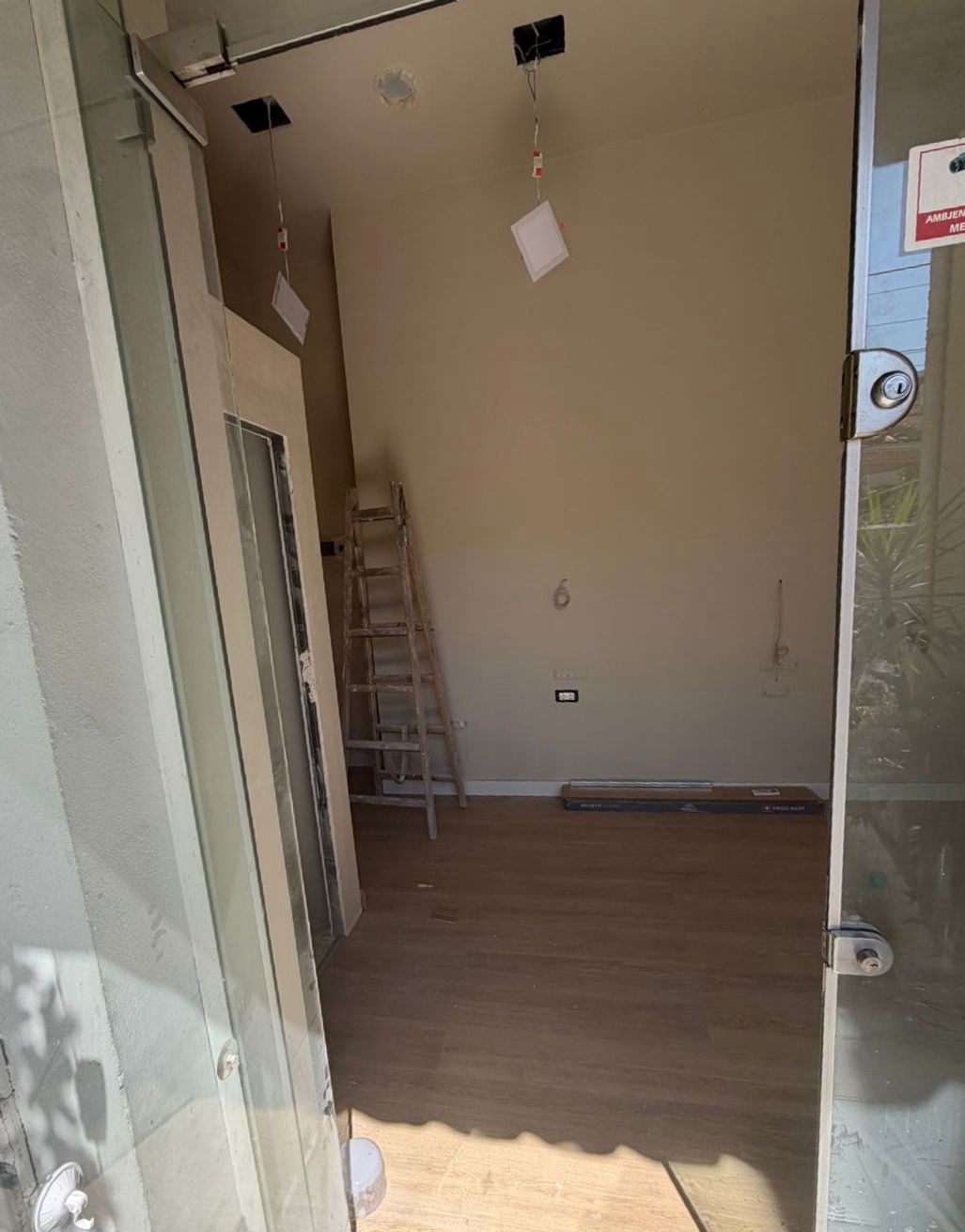 Vendita | locale commerciale | rruga e barrikadave | €145.000