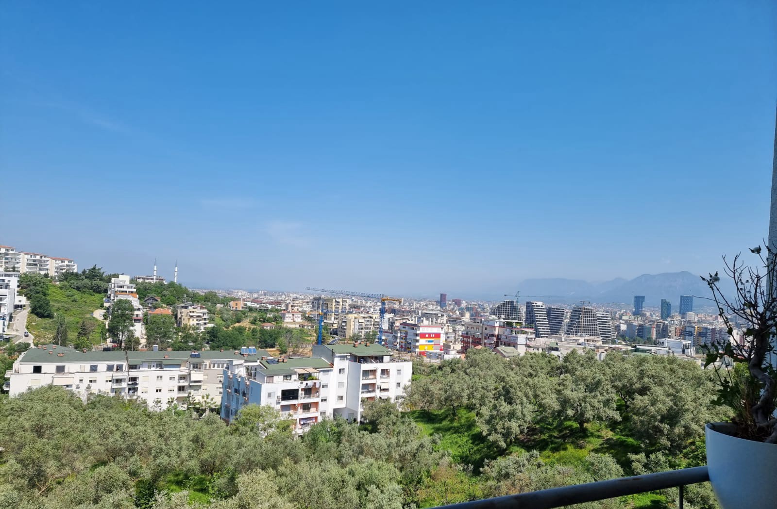 Sale | 3 + 1 apartment | liqeni i thate | 330000 € (6)
