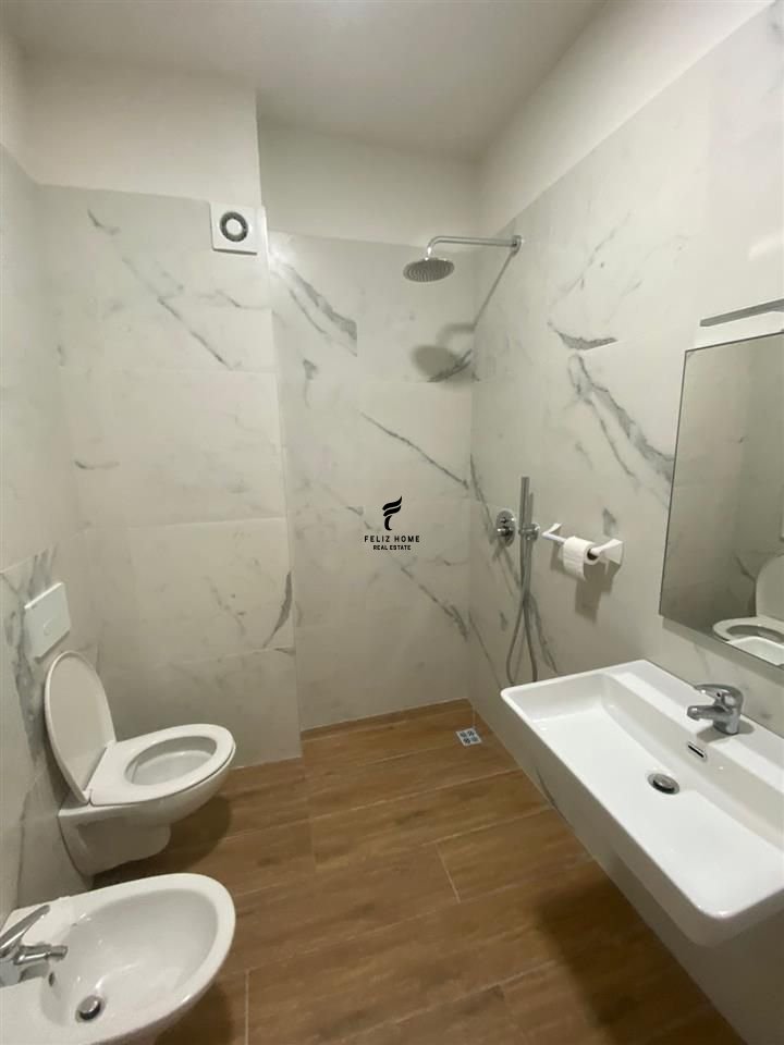 Office for rent 93 square meters kosovareve street 100,000 leke (3)