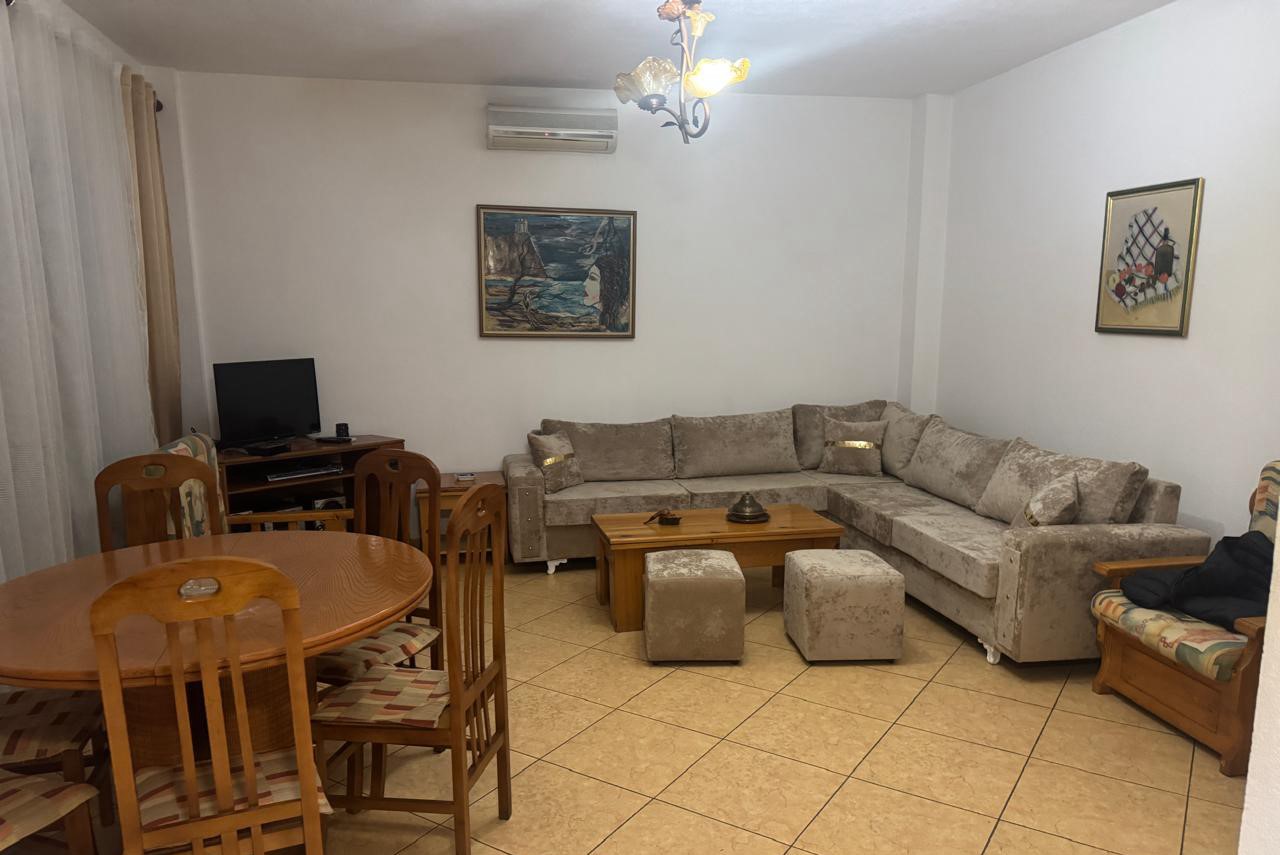 Louer | appartement 2 + 1 | selitë | 500 €/mois