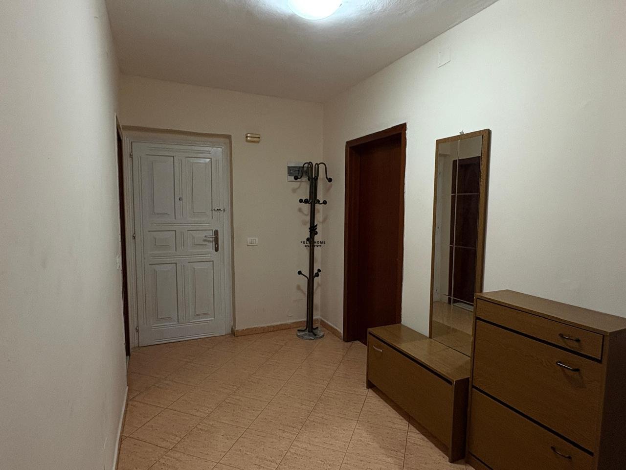 Wohnung zu vermieten 2+1 rruga e elbasanit 55.000 leke