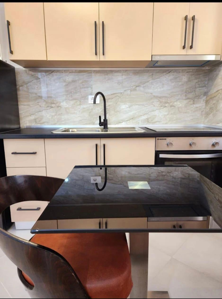 Aluguel | apartamento 1 + 1 | rruga 5 maji | €400/mês