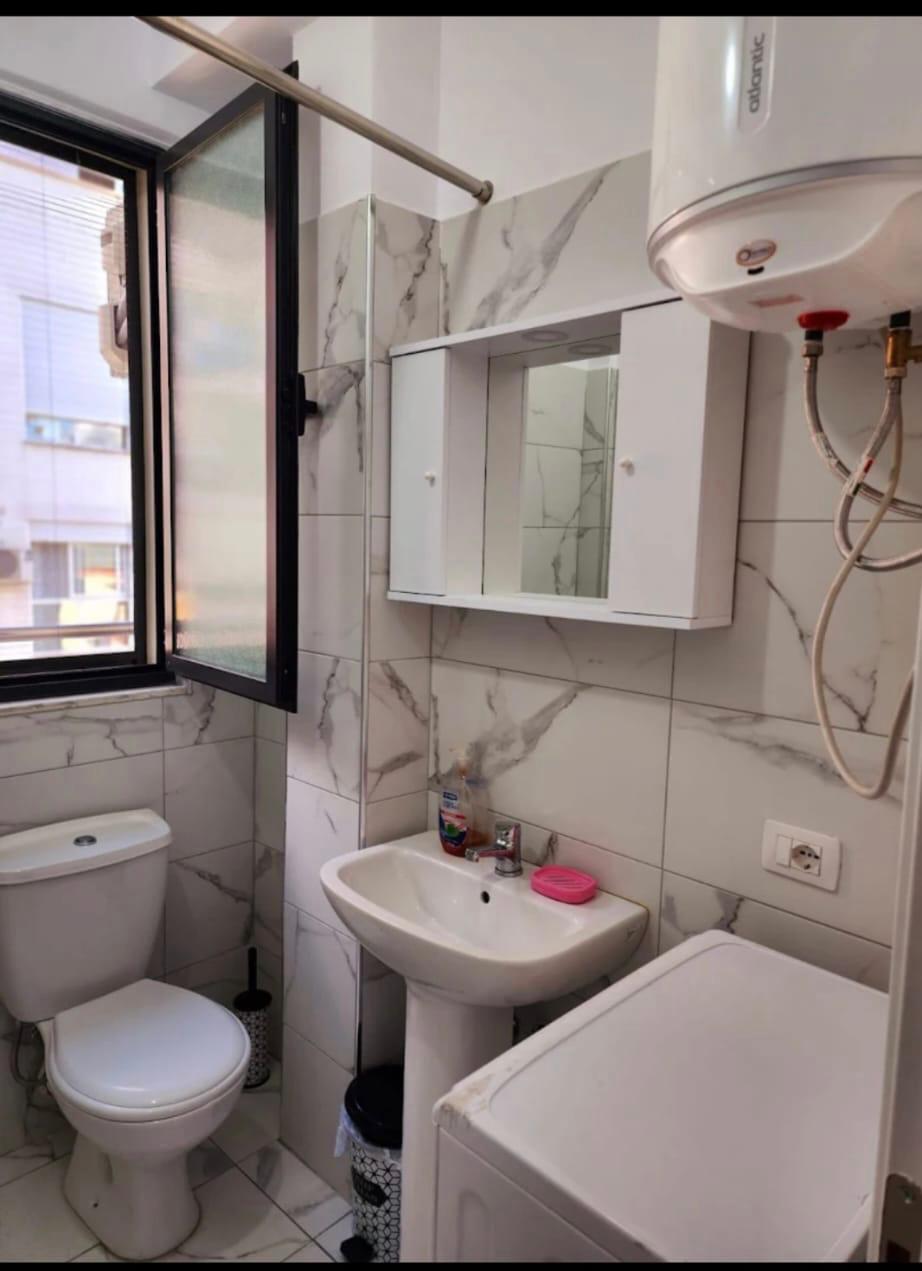 Aluguel | apartamento 1 + 1 | rruga 5 maji | €400/mês