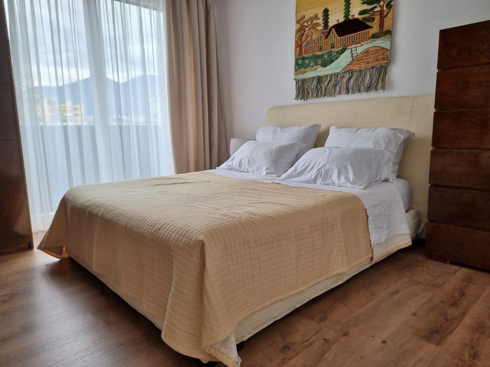 Qera | apartament 1 + 1 | qender — Rruga mine peza | 750 €/muaj (2)