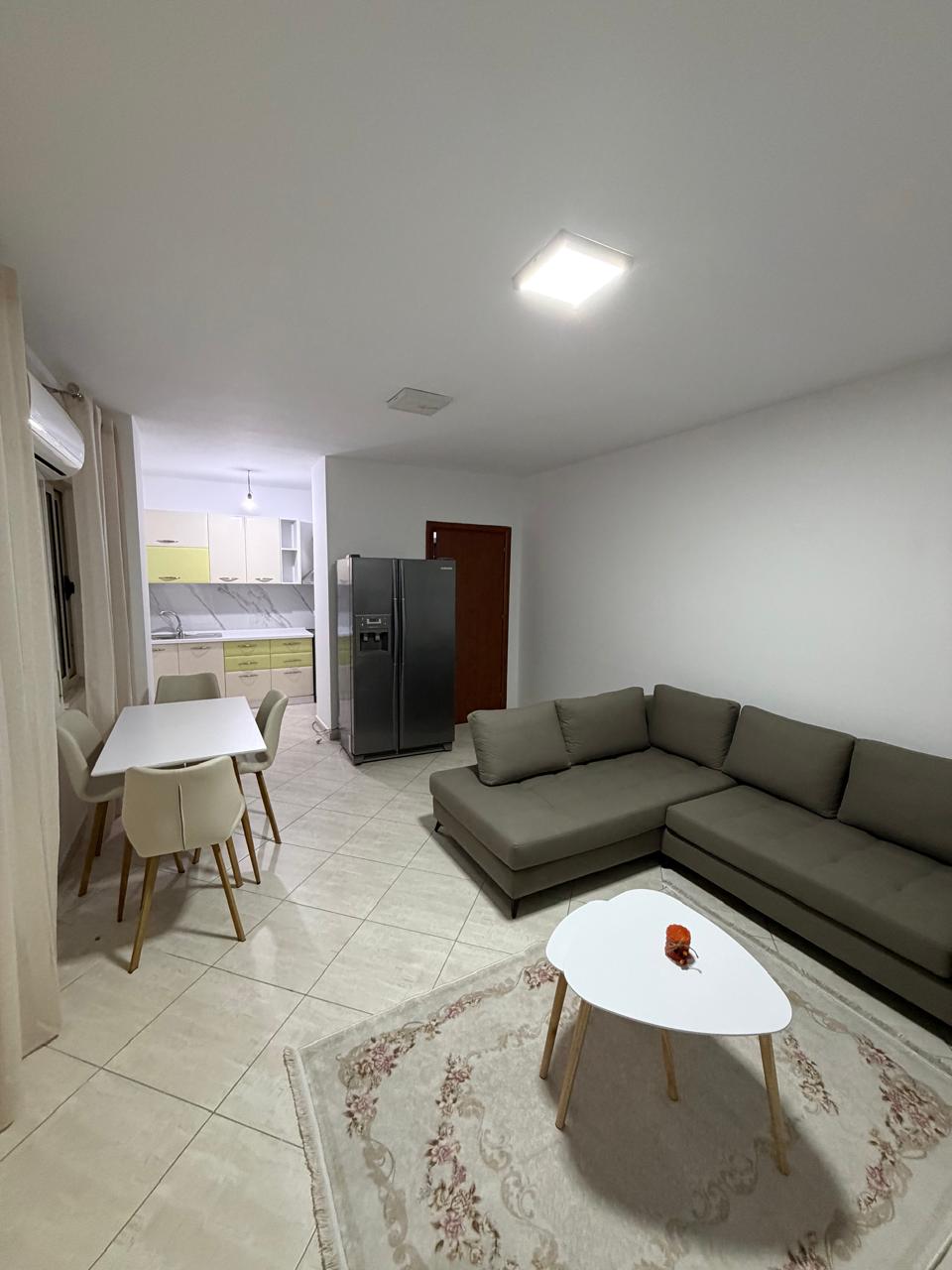 Qera | apartament 2 + 1 | rruga jordan misja | 700 €/muaj i diskutueshem. (2)