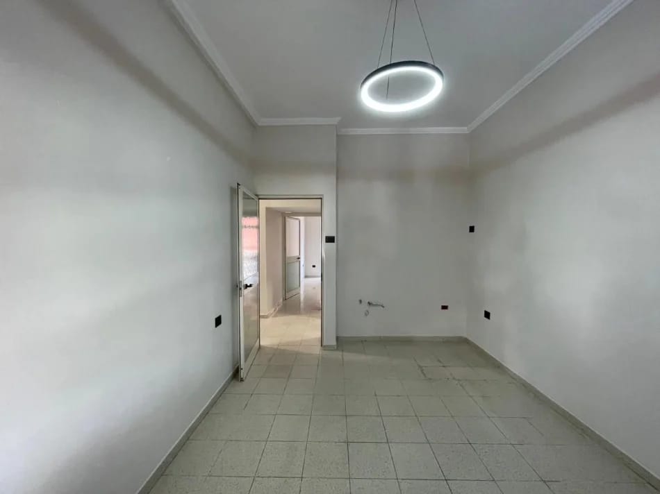 Qera | apartament 2 + 1 | shallvaret | 600 €/muaj (2)