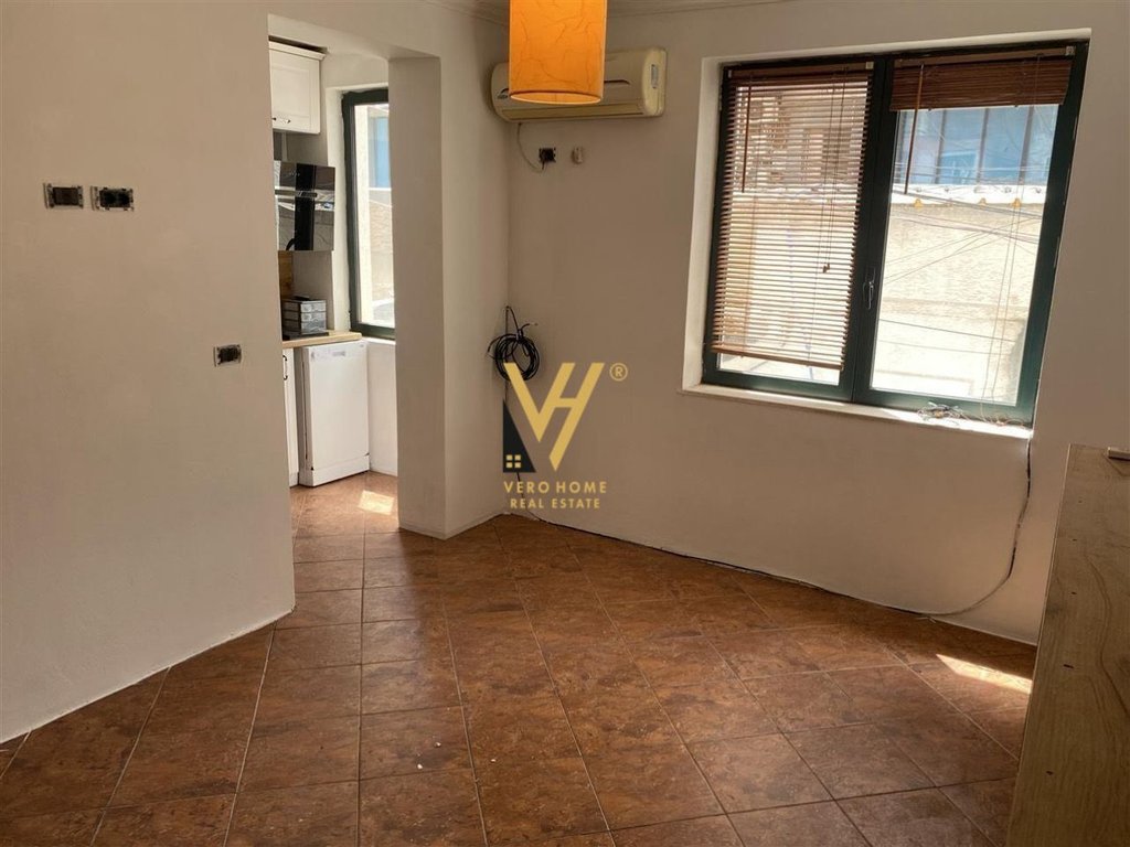 Bureau 50 m² à louer dans le bloc 650 euro