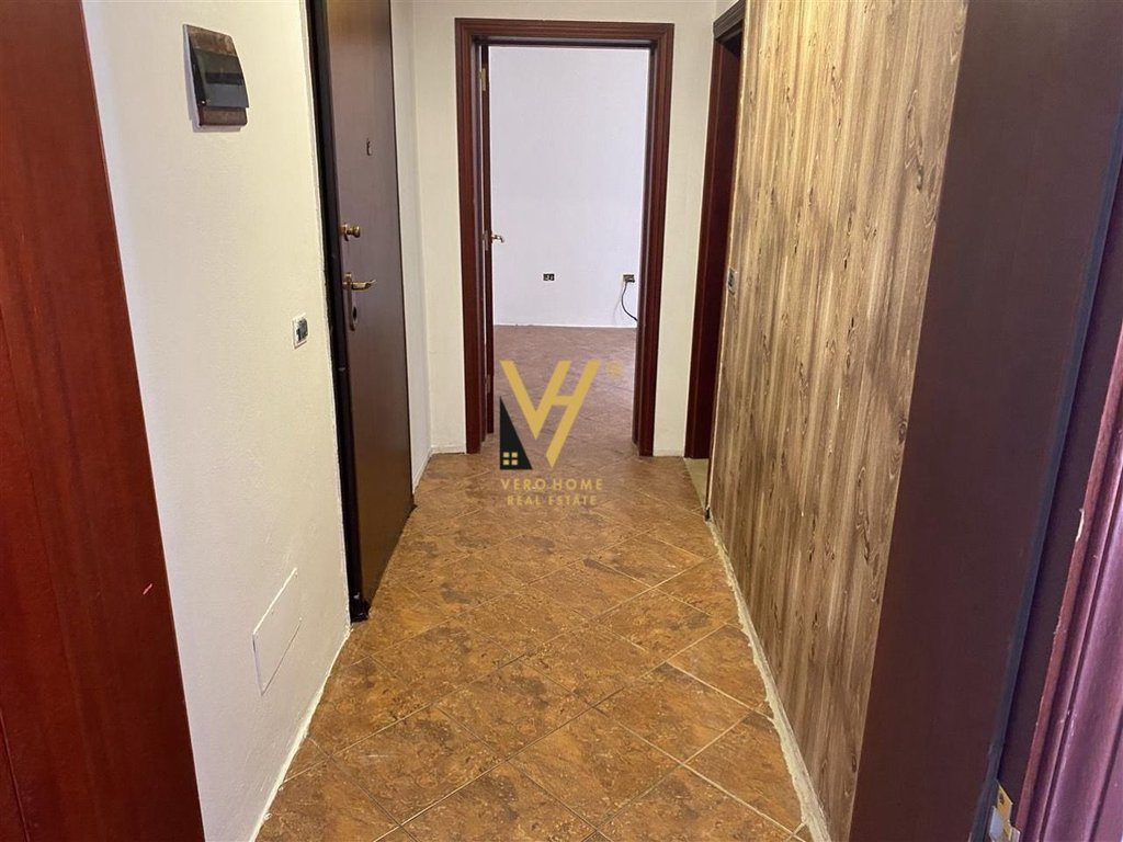 Bureau 50 m² à louer dans le bloc 650 euro (4)