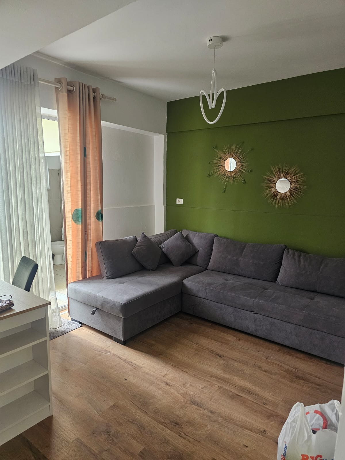 Qera | apartament 1 + 1 | stacioni i trenit | 400 €/muaj